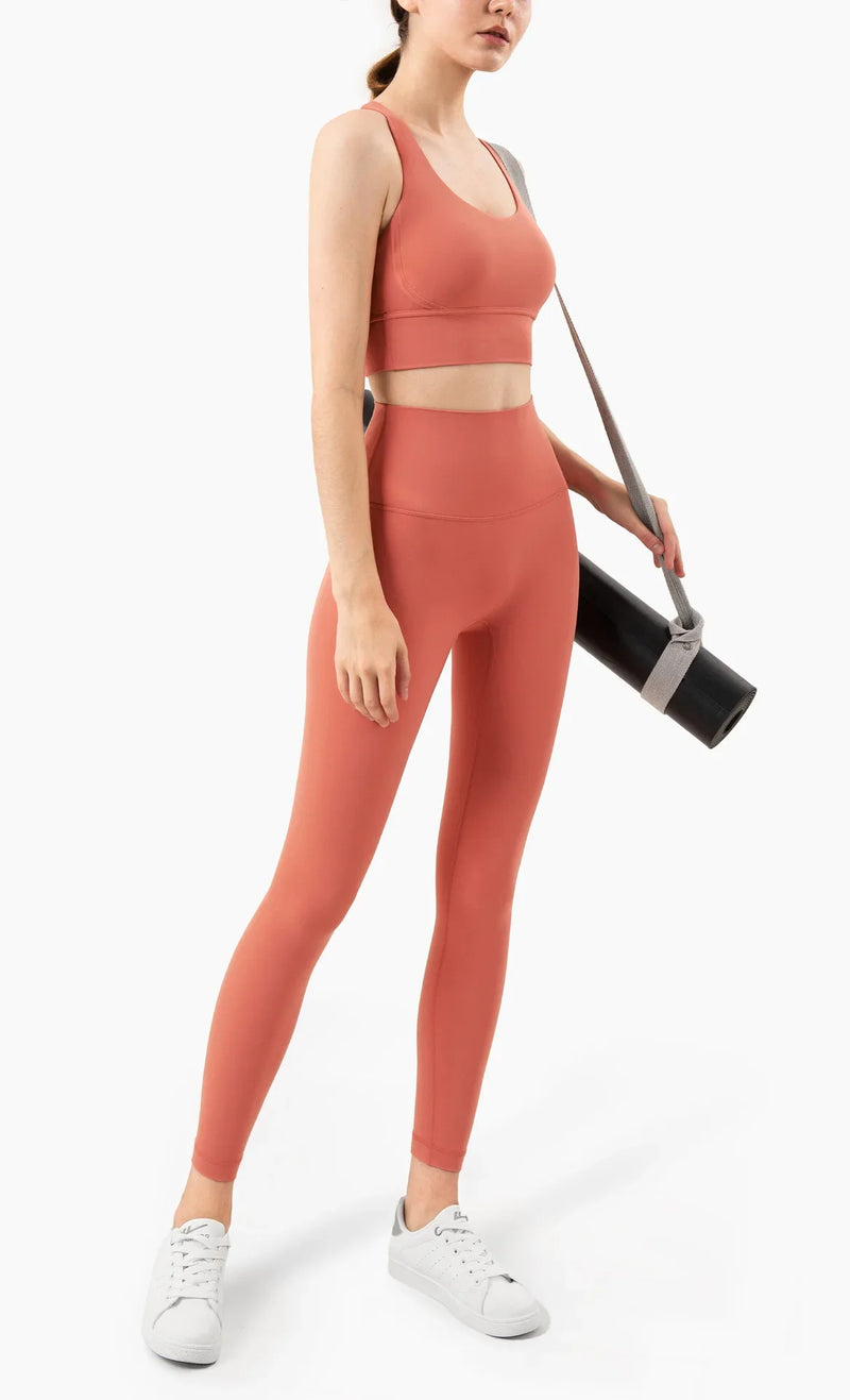 Conjunto de Yoga Feminino de Verão com Duas Peças: Top de Yoga com Costas Cruzadas em Nylon, Legging e Top Esportivo para Pilates e Fitness. Ideal para Pilates e Fitness.