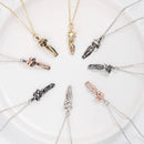 Colar com Pingente de Abraço, Joia Estilo Gargantilha, Corrente para Homens e Mulheres, Ideal para Presentear Namorados, Casais e Senhoras