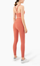 Conjunto de Yoga Feminino de Verão com Duas Peças: Top de Yoga com Costas Cruzadas em Nylon, Legging e Top Esportivo para Pilates e Fitness. Ideal para Pilates e Fitness.