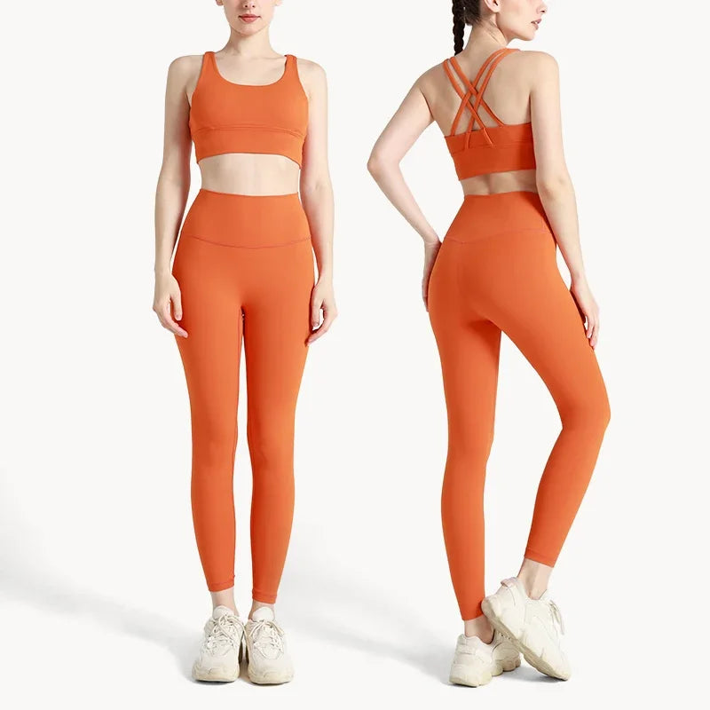 Conjunto de Yoga Feminino de Verão com Duas Peças: Top de Yoga com Costas Cruzadas em Nylon, Legging e Top Esportivo para Pilates e Fitness. Ideal para Pilates e Fitness.