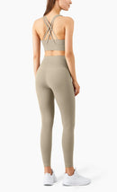 Conjunto de Yoga Feminino de Verão com Duas Peças: Top de Yoga com Costas Cruzadas em Nylon, Legging e Top Esportivo para Pilates e Fitness. Ideal para Pilates e Fitness.