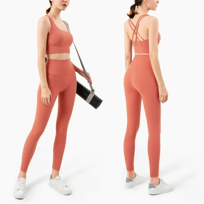 Conjunto de Yoga Feminino de Verão com Duas Peças: Top de Yoga com Costas Cruzadas em Nylon, Legging e Top Esportivo para Pilates e Fitness. Ideal para Pilates e Fitness.