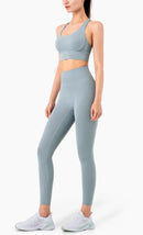 Conjunto de Yoga Feminino de Verão com Duas Peças: Top de Yoga com Costas Cruzadas em Nylon, Legging e Top Esportivo para Pilates e Fitness. Ideal para Pilates e Fitness.