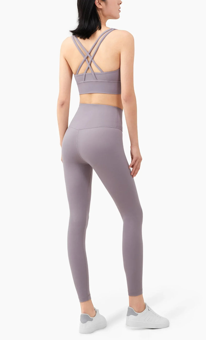 Conjunto de Yoga Feminino de Verão com Duas Peças: Top de Yoga com Costas Cruzadas em Nylon, Legging e Top Esportivo para Pilates e Fitness. Ideal para Pilates e Fitness.