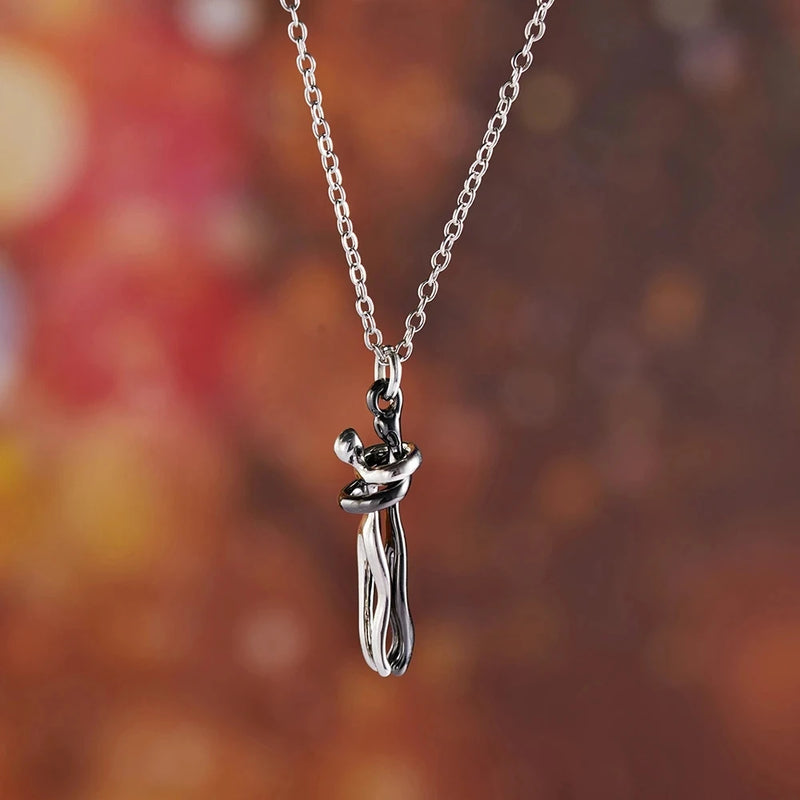 Colar com Pingente de Abraço, Joia Estilo Gargantilha, Corrente para Homens e Mulheres, Ideal para Presentear Namorados, Casais e Senhoras